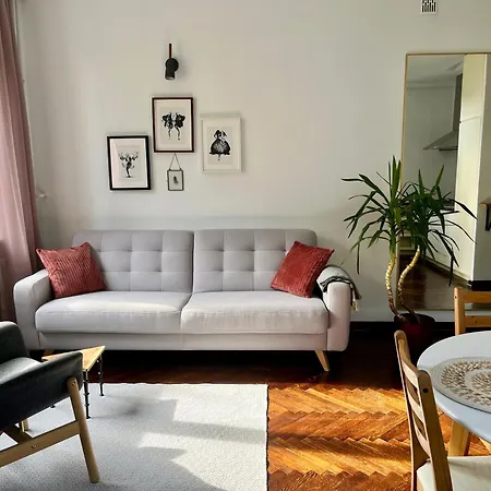 Apartment Comfy 2 Metro